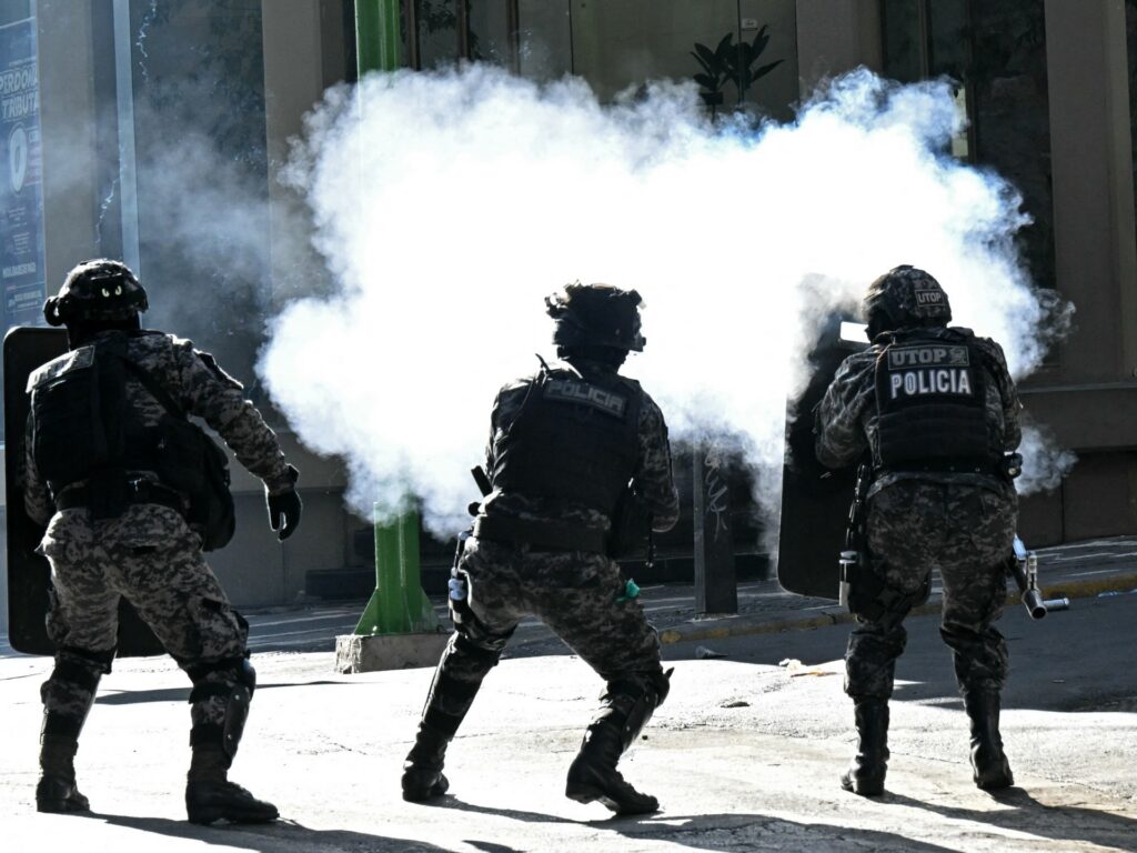 Explosions heard as mining groups stage antigovernment protest in Bolivia | Protests News