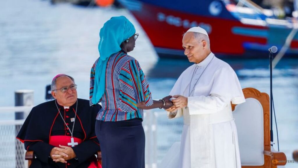 Pope condemns ‘indifference’ towards migrants on Canaries trip