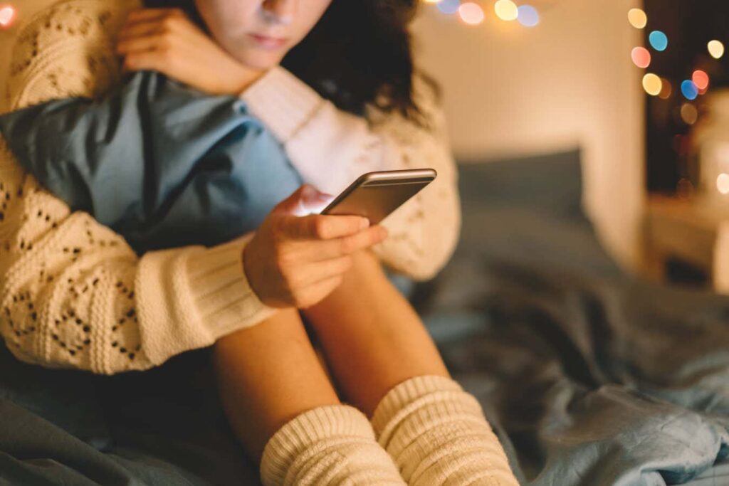 Can Apple and Google stop children from sharing explicit images?