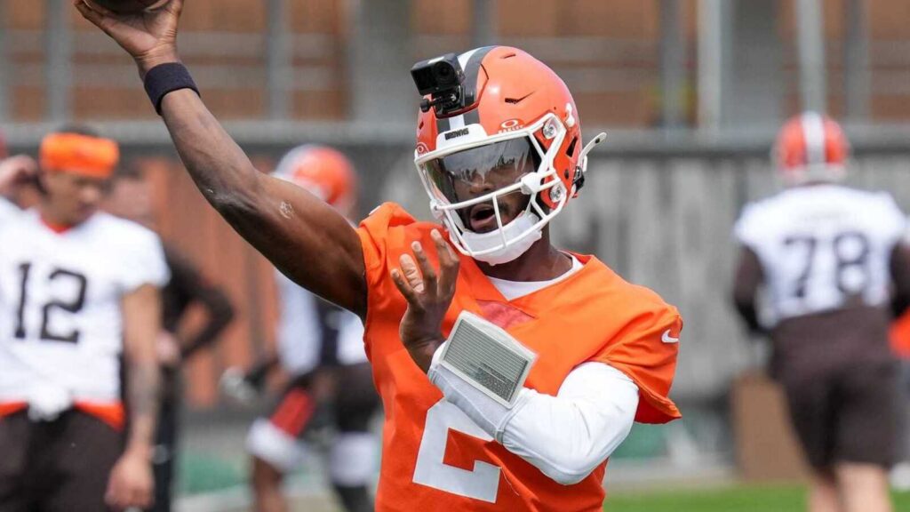 Shedeur Sanders officially changed QB battle with Deshaun Watson