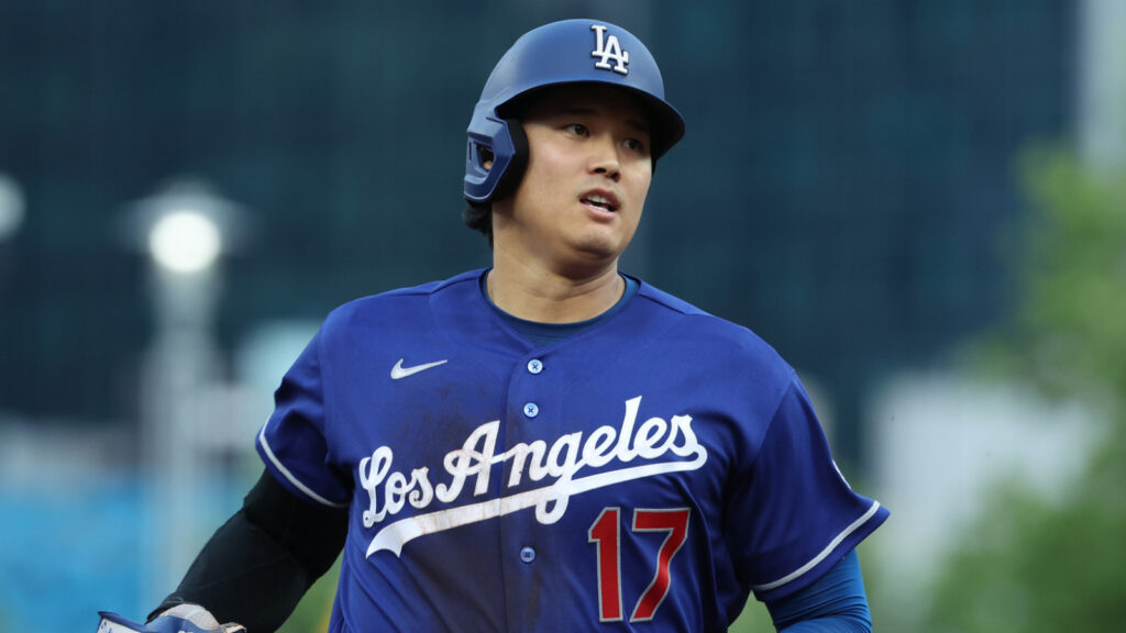 Shohei Ohtani exits game with a concerning injury